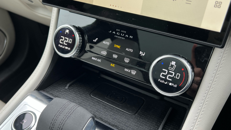 Jaguar F-Pace 2.0 D200 R-Dynamic Black 5dr Auto AWD Diesel Estate